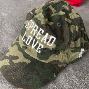 Custom camo spread love hat